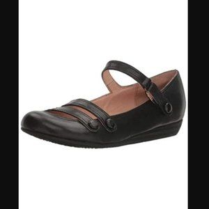 Miz Mooz Demi Black Mary Jane size 8
